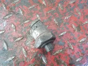 5010398062 RENAULT Датчик давления масла
