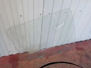 81626450029 MAN Стекло двери