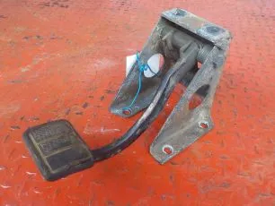 1573988 VOLVO Педаль тормоза