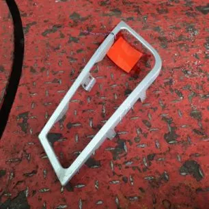 21078543 VOLVO Накладка противотуманной фары левая