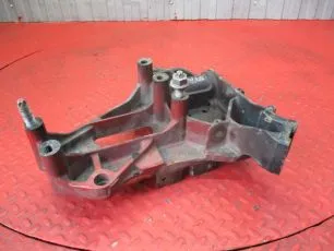21767731 VOLVO Кронштейн буксировочный