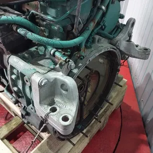 21063845 VOLVO Кожух маховика