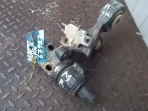 1076746 VOLVO Кронштейн торсиона правый