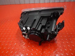 ME82304599 MEGATRUCK Фара левая