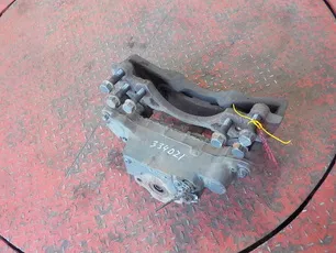 20523553 VOLVO Суппорт задний правый