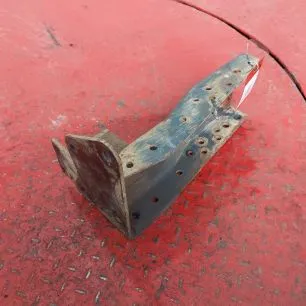 9305209233 MERCEDES Кронштейн подножки верхней правой