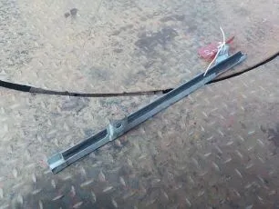 3981648 VOLVO Направляющая стекла