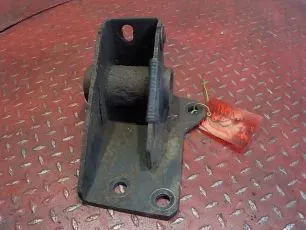 5010491315 RENAULT Кронштейн бампера левый