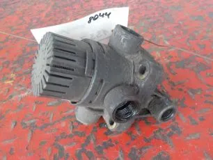 44298044 MERCEDES Клапан ускорительный