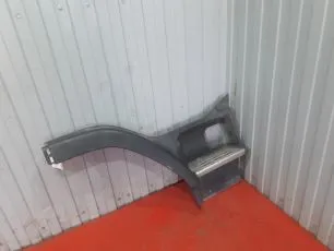 3175159 VOLVO Корпус подножки верхний правый