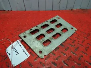 8191313 VOLVO Накладка подножки