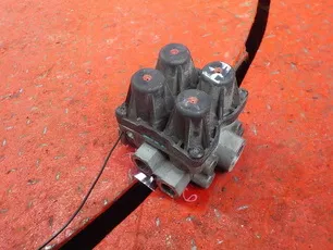 20452151 VOLVO Кран 4-х контурный