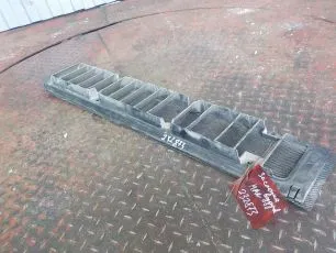 81082010423 MAN Накладка воздухозаборника