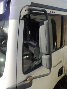 81637316617 MAN Кронштейн зеркала
