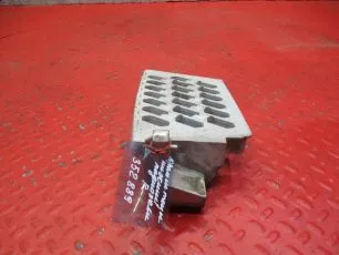 82859306 VOLVO Кронштейн подножки нижней правой