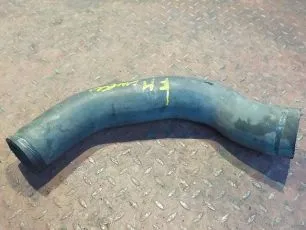 20542199 VOLVO Патрубок водяной