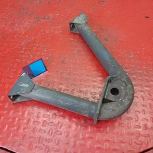 5010304614 RENAULT Кронштейн усилителя бампера