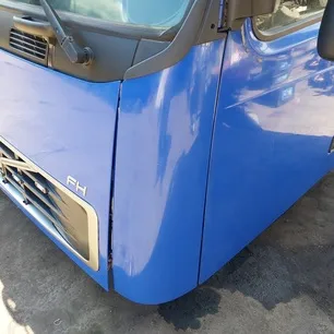 20379175 VOLVO Угол кабины левый