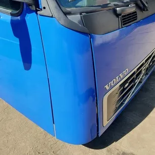 20379176 VOLVO Угол кабины правый
