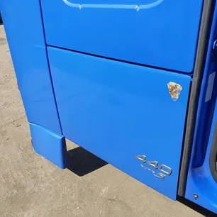 3176123 VOLVO Крышка бардачка