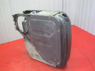 7421608837 RENAULT Бак мочевины