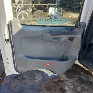 9407200970 MERCEDES Обшивка двери