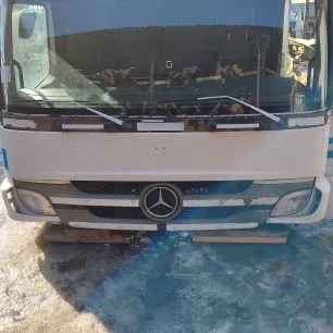 9738880021 MERCEDES Накладка решетки радиатора