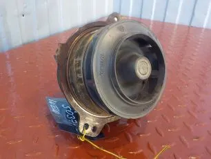 500356553 IVECO Насос водяной