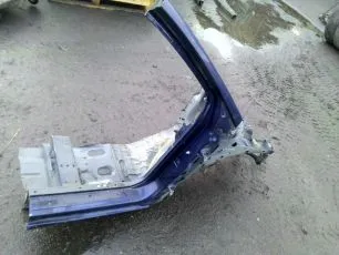 1687511 FORD Лонжерон передний правый