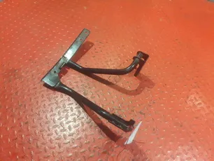 82240432 VOLVO Кронштейн подножки