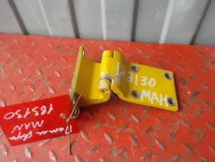 81626900047 MAN Петля двери