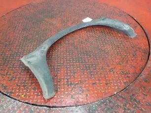 504099744 IVECO Накладка крыла