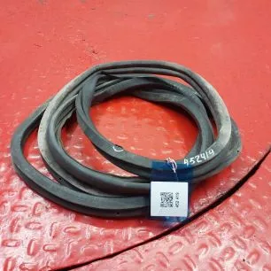 3175029 VOLVO Уплотнитель двери