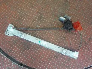 504356351 IVECO Стеклоподъемник