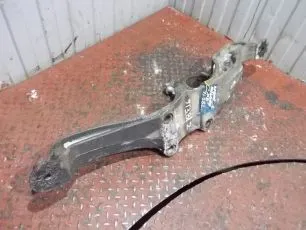 9413280541 MERCEDES Кронштейн пневмоподушки правый