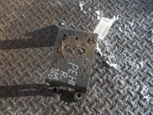5010230912 RENAULT Опора кронштейна крыла