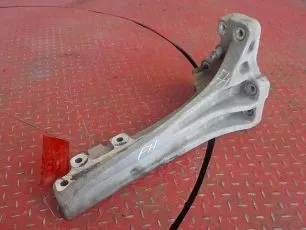 21639760 VOLVO Кронштейн глушителя