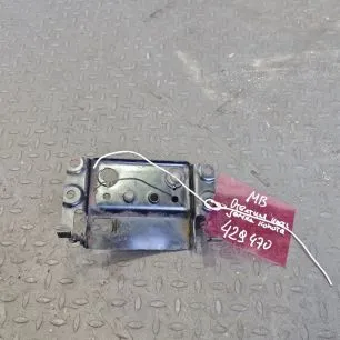 9437500584 MERCEDES Ответная часть замка капота