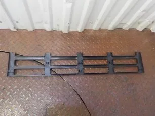 M3141218 MARSHALL Подножка решетки радиатора