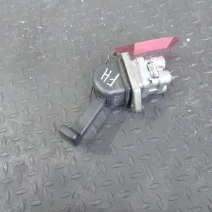 1628144 VOLVO Кран ручного тормоза