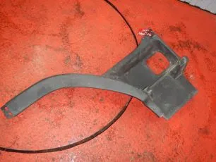 3175159 VOLVO Корпус подножки верхний правый