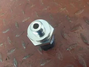 INF01002 INFINITI Датчик давления масла