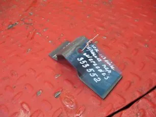 9305210097 MERCEDES Кронштейн крыла переднего