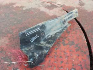 9436600214 MERCEDES Кронштейн подножки
