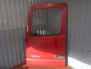 9437201505 MERCEDES Дверь левая