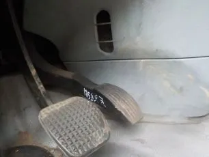 504061734 IVECO Педаль газа