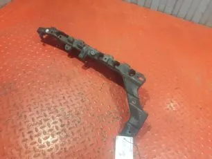 82611631 VOLVO Кронштейн подножки
