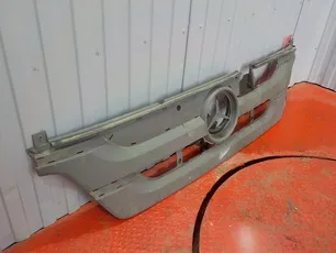 9408880223 MERCEDES Решетка радиатора