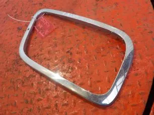 9438260359 MERCEDES Рамка фары правая