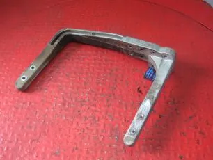 7421165639 RENAULT Кронштейн глушителя